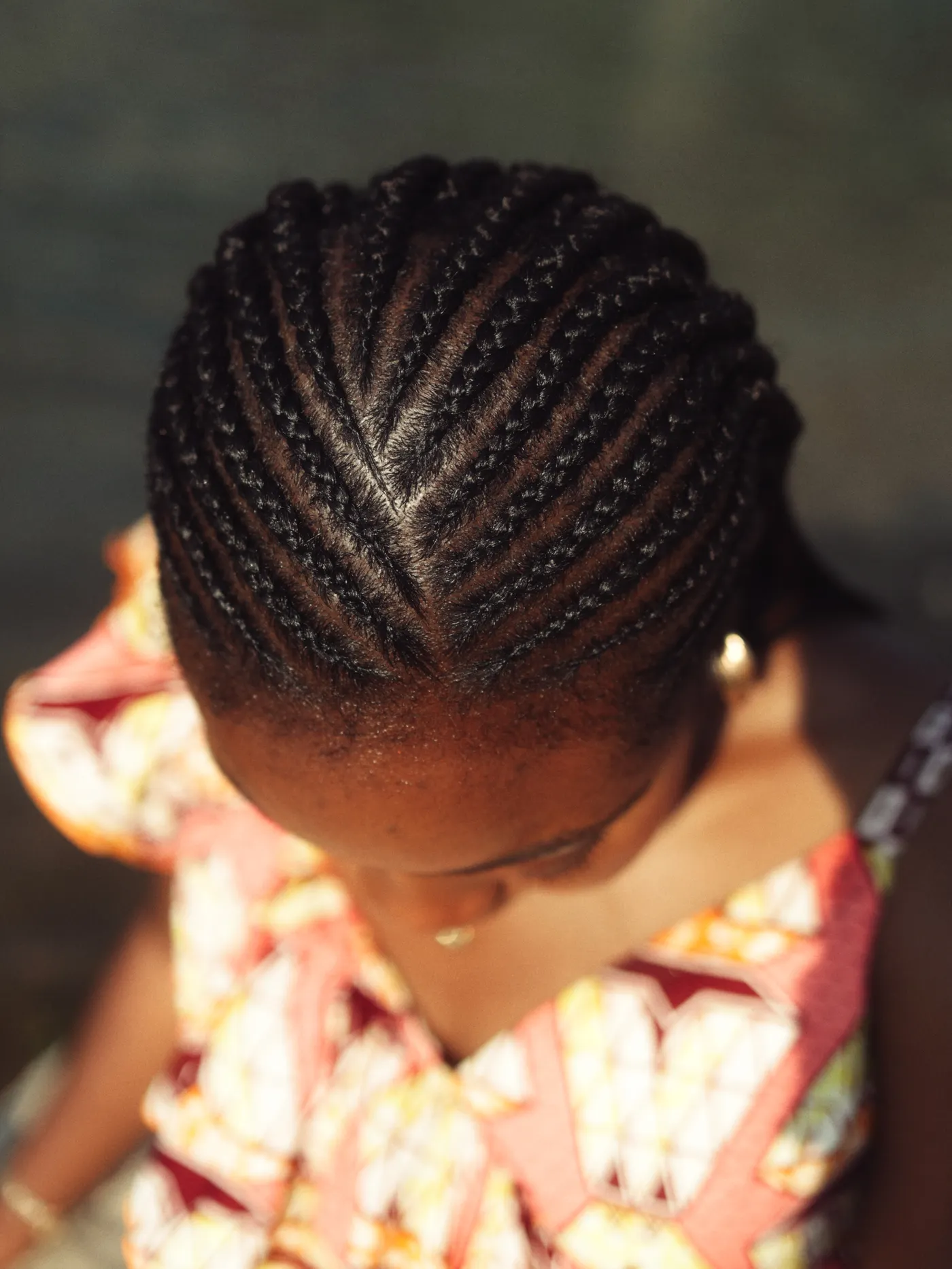Tresses collées vues du dessus, motif régulier